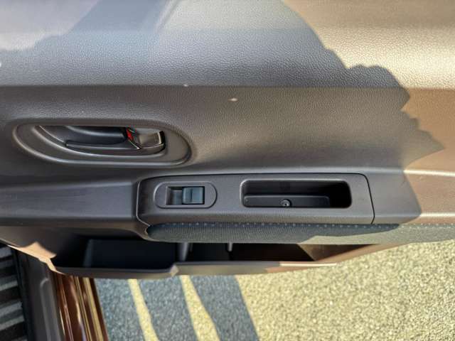 トヨタ スペイド １．５ Ｆ H25年 (九州・沖縄) 99