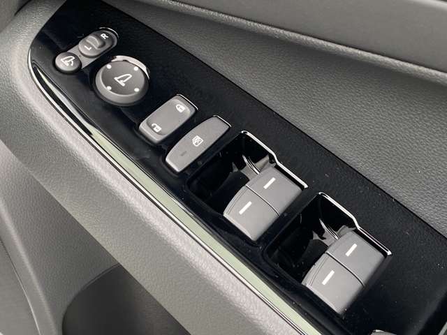 ホンダ ヴェゼル １．５ Ｅ：ＨＥＶ Ｚ R6年 (九州・沖縄) 99