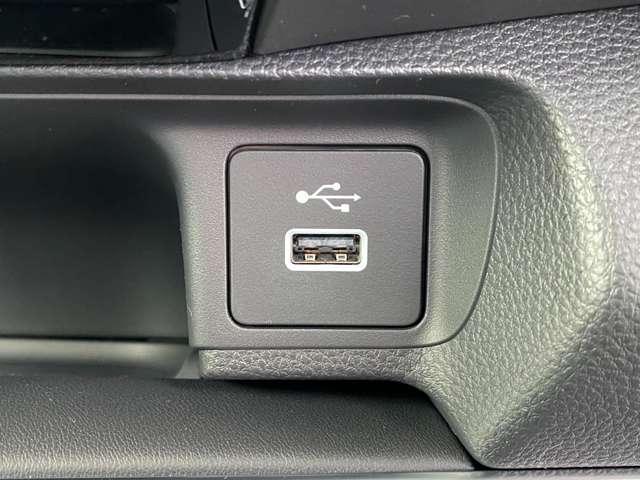 ホンダ ヴェゼル １．５ Ｅ：ＨＥＶ Ｚ R6年 (九州・沖縄) 99