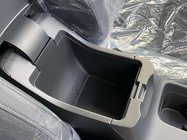 ホンダ ヴェゼル １．５ Ｅ：ＨＥＶ Ｚ R6年 (九州・沖縄) 99