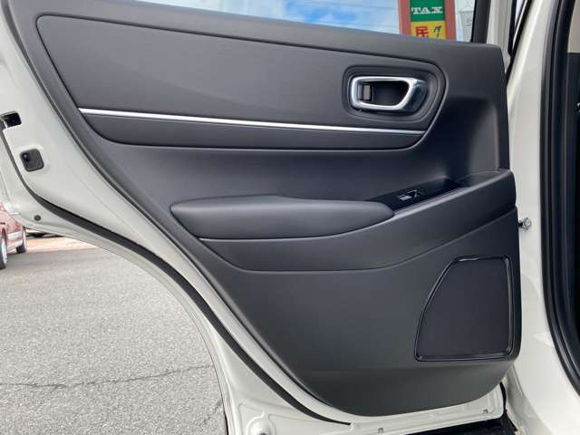 ホンダ ヴェゼル １．５ Ｅ：ＨＥＶ Ｚ R6年 (九州・沖縄) 99