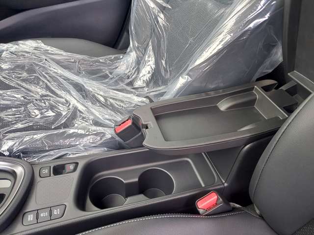 トヨタ ヤリスクロス　ハイブリッド １．５ ハイブリッド Ｚ R6年 (九州・沖縄) 99