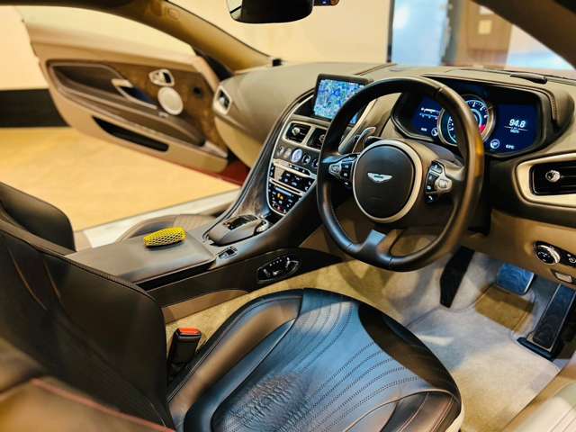 アストンマーティン ＤＢ１１ ローンチエディション H29年 (東海) 99