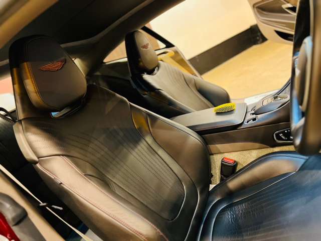 アストンマーティン ＤＢ１１ ローンチエディション H29年 (東海) 99