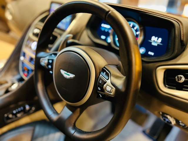 アストンマーティン ＤＢ１１ ローンチエディション H29年 (東海) 99