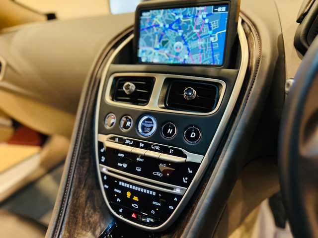 アストンマーティン ＤＢ１１ ローンチエディション H29年 (東海) 99