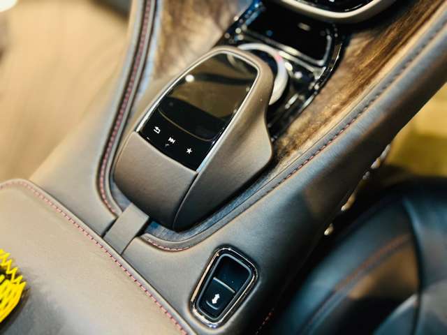 アストンマーティン ＤＢ１１ ローンチエディション H29年 (東海) 99