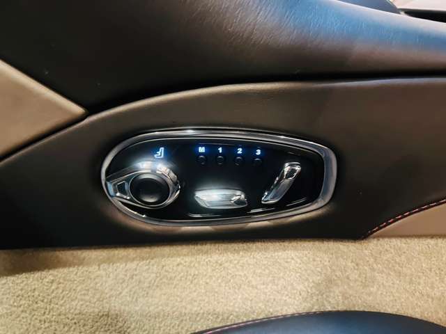 アストンマーティン ＤＢ１１ ローンチエディション H29年 (東海) 99