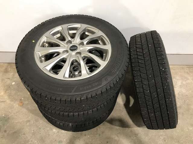 トヨタ アクア １．５ Ｚ Ｅ－ＦＯＵＲ ４ＷＤ R4年 (北海道) 99