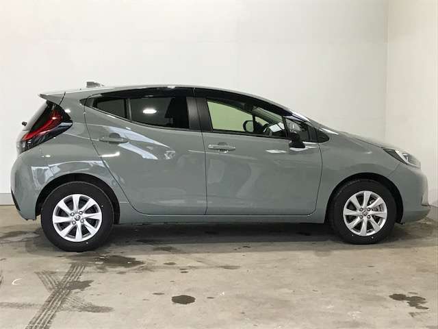 トヨタ アクア １．５ Ｚ Ｅ－ＦＯＵＲ ４ＷＤ R4年 (北海道) 99