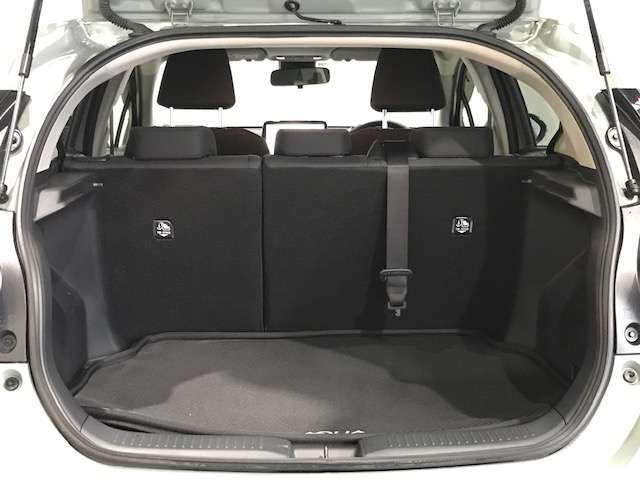 トヨタ アクア １．５ Ｚ Ｅ－ＦＯＵＲ ４ＷＤ R4年 (北海道) 99