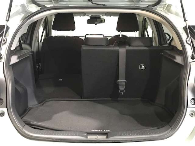 トヨタ アクア １．５ Ｚ Ｅ－ＦＯＵＲ ４ＷＤ R4年 (北海道) 99