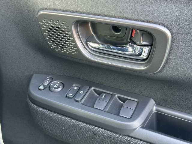 ホンダ Ｎ　ＢＯＸ カスタム ６６０ R7年 (東海) 99