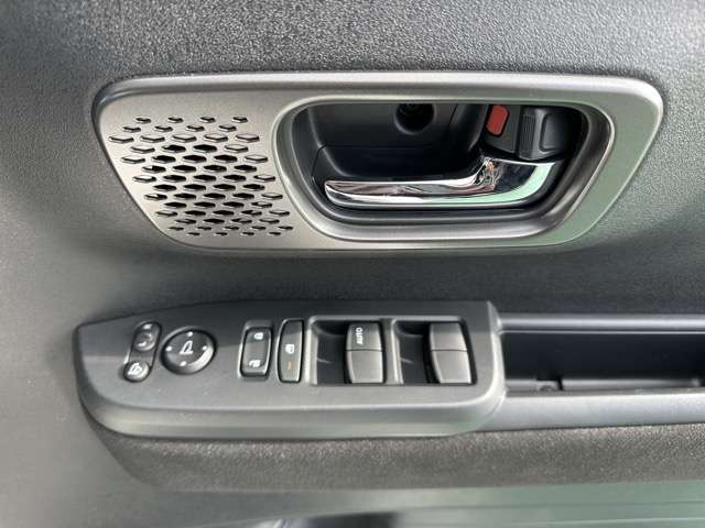 ホンダ Ｎ　ＢＯＸ カスタム ６６０ ターボ R6年 (東海) 99