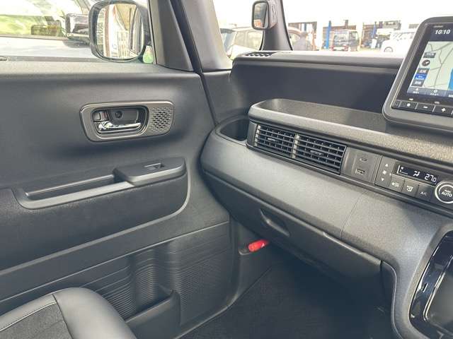 ホンダ Ｎ　ＢＯＸ カスタム ６６０ ターボ R6年 (東海) 99