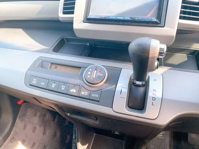 ホンダ フリード　ハイブリッド １．５ ジャストセレクション H24年 (九州・沖縄) 99