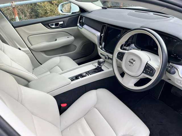 ボルボ Ｓ６０ Ｔ４　モメンタム R2年 (東北) 99