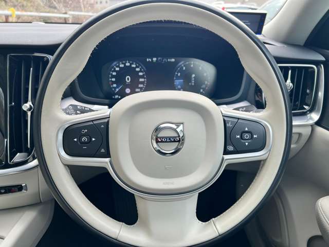 ボルボ Ｓ６０ Ｔ４　モメンタム R2年 (東北) 99