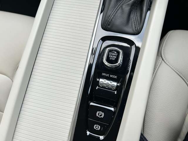 ボルボ Ｓ６０ Ｔ４　モメンタム R2年 (東北) 99