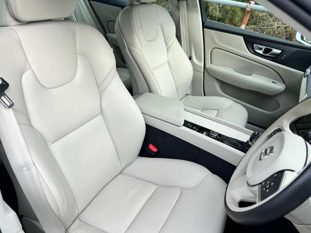 ボルボ Ｓ６０ Ｔ４　モメンタム R2年 (東北) 99