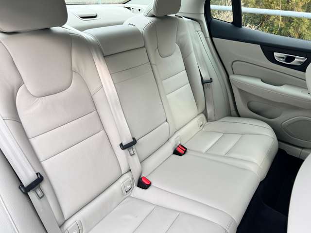 ボルボ Ｓ６０ Ｔ４　モメンタム R2年 (東北) 99