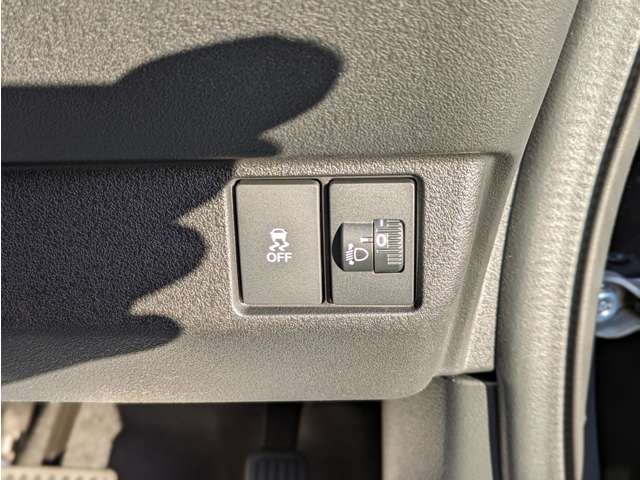 ホンダ Ｎ　ＢＯＸ カスタム ６６０ R5年 (関東) 99