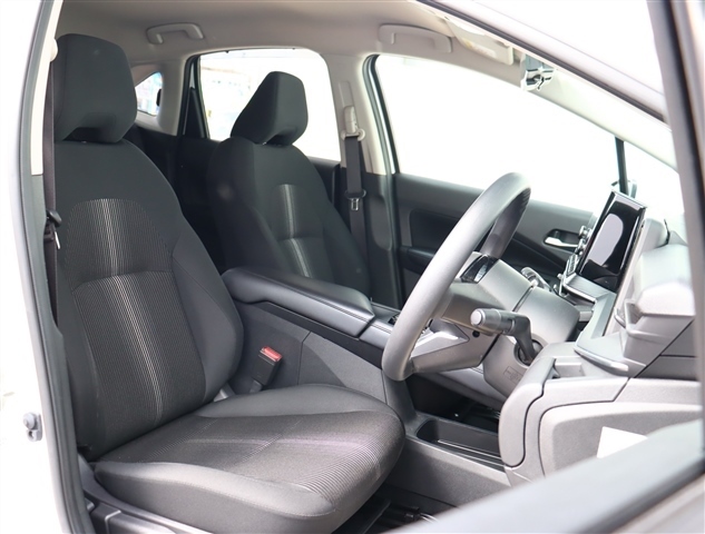 日産 ノート １．２ Ｘ R4年 (関東) 99