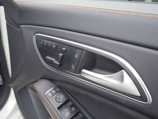 ＡＭＧ ＣＬＡ　シューティングブレーク ＣＬＡ ４５ ４マチック オレンジアート エディション ４ＷＤ H27年 (近畿) 99