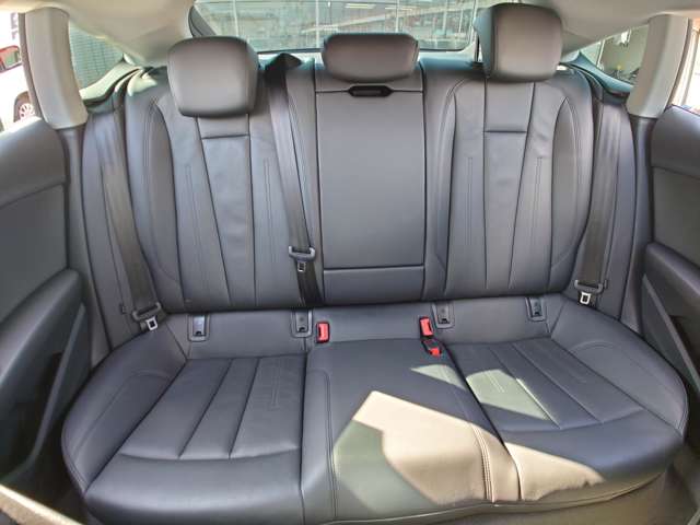 アウディ Ａ５　スポーツバック ４５ ＴＦＳＩ クワトロ スポーツ ４ＷＤ H30年 (中国) 99