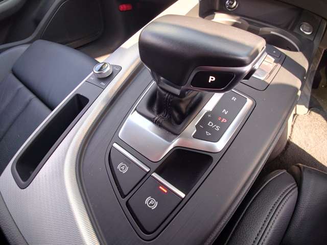 アウディ Ａ５　スポーツバック ４５ ＴＦＳＩ クワトロ スポーツ ４ＷＤ H30年 (中国) 99