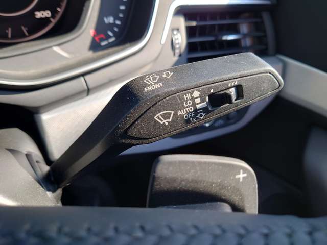 アウディ Ａ５　スポーツバック ４５ ＴＦＳＩ クワトロ スポーツ ４ＷＤ H30年 (中国) 99