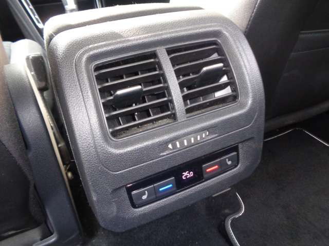 フォルクスワーゲン ゴルフトゥーラン ＴＳＩ　ハイライン H28年 (中国) 99