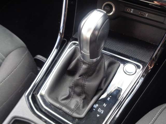 フォルクスワーゲン ゴルフトゥーラン ＴＳＩ　ハイライン H28年 (中国) 99