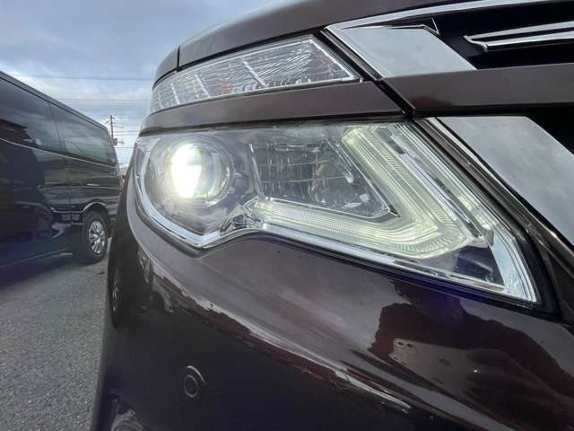 日産 エルグランド ２．５ ２５０ハイウェイスターＳ アーバンクロム ４ＷＤ R1年 (東北) 99