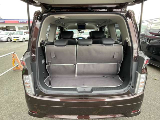 日産 エルグランド ２．５ ２５０ハイウェイスターＳ アーバンクロム ４ＷＤ R1年 (東北) 99