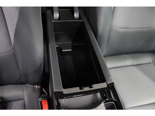 トヨタ プリウス １．８ Ｕ R5年 (東海) 99