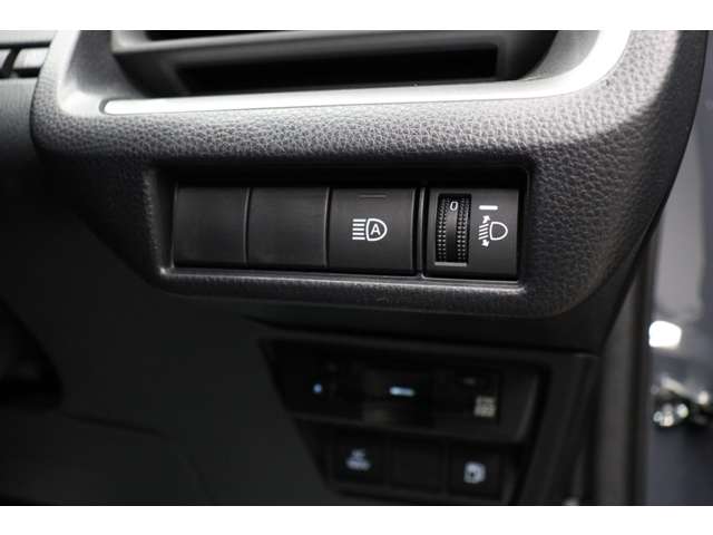 トヨタ プリウス １．８ Ｕ R5年 (東海) 99