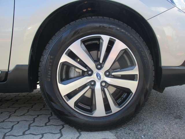 スバル レガシィアウトバック ２．５ リミテッド ４ＷＤ R1年 (中国) 99