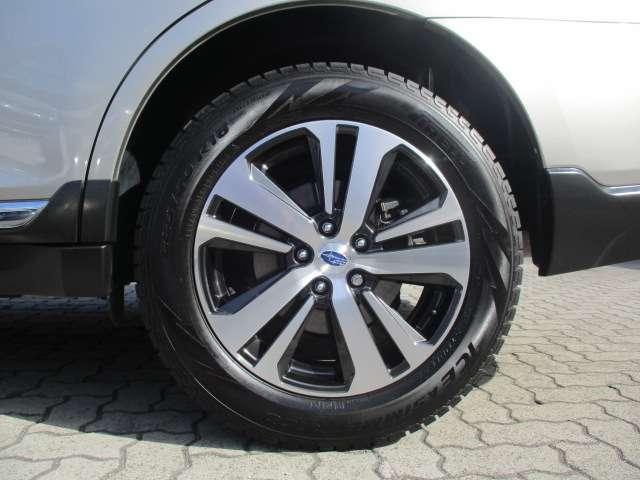 スバル レガシィアウトバック ２．５ リミテッド ４ＷＤ R1年 (中国) 99