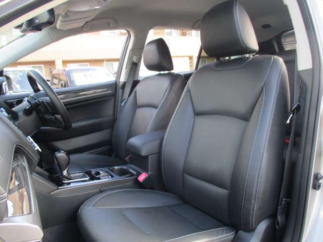 スバル レガシィアウトバック ２．５ リミテッド ４ＷＤ R1年 (中国) 99