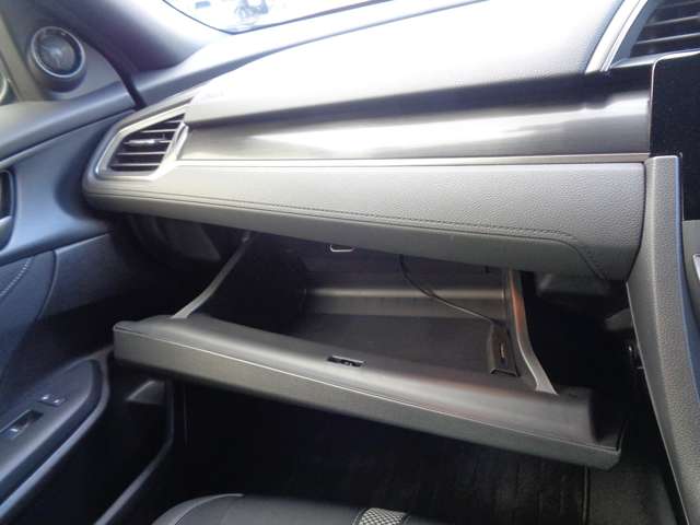 ホンダ シビック １．５ R3年 (中国) 99