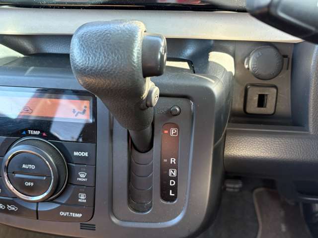 日産 モコ ６６０ Ｘ H23年 (中国) 99