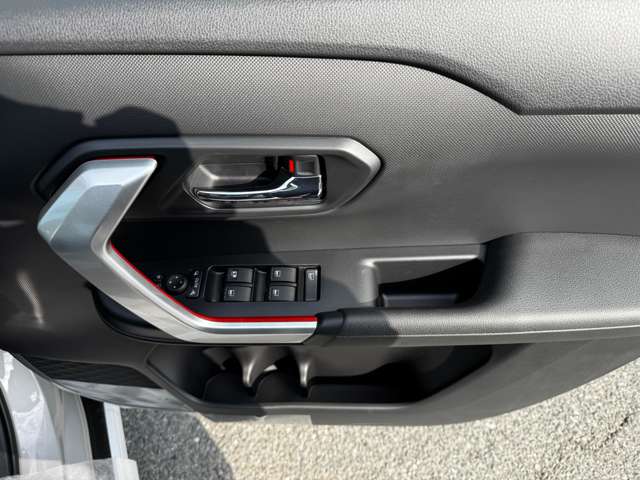 トヨタ ライズ　ハイブリッド ハイブリッド １．２ Ｚ R7年 (九州・沖縄) 99