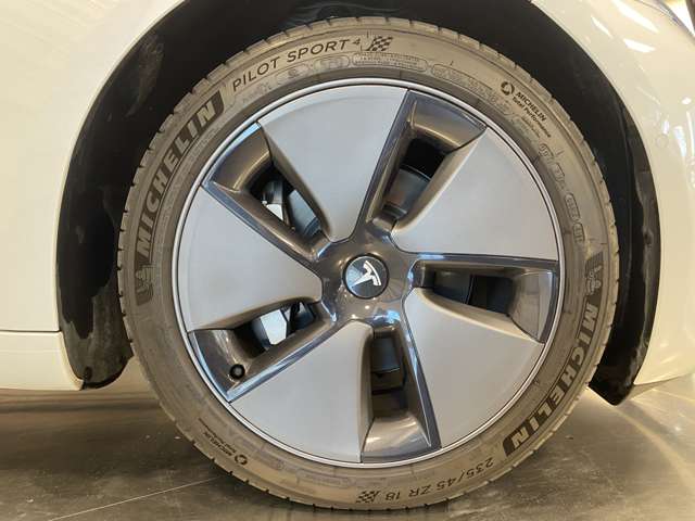 テスラ モデル３ ＲＷＤ R3年 (関東) 99