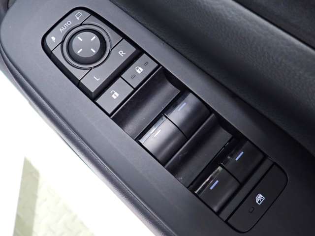 トヨタ プリウス １．８ Ｘ R5年 (関東) 99