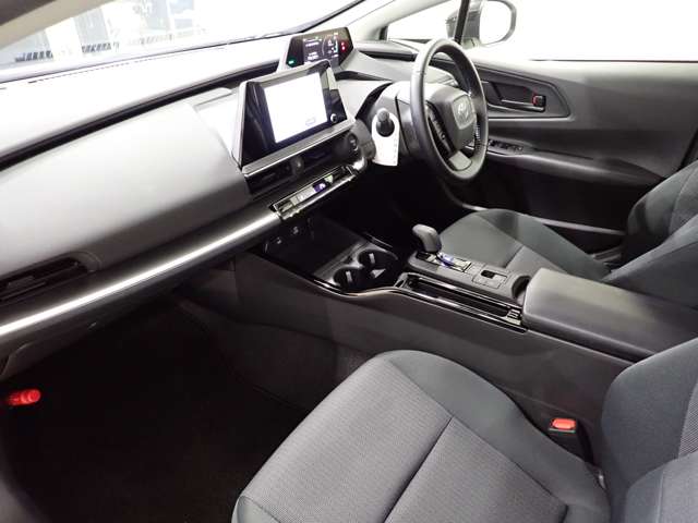 トヨタ プリウス １．８ Ｘ R5年 (関東) 99