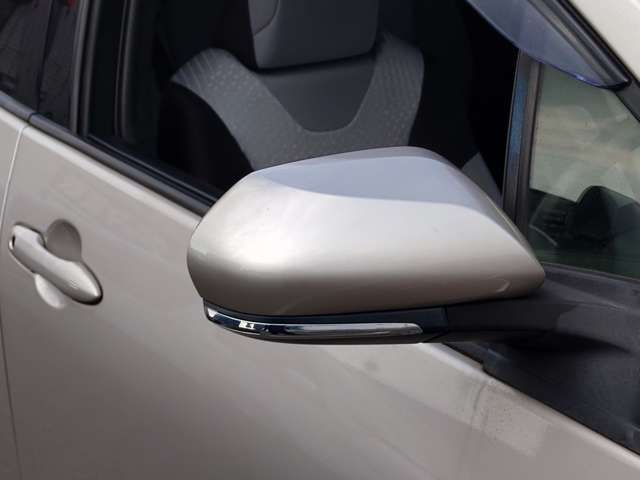 トヨタ プリウス １．８ Ａ H29年 (中国) 99