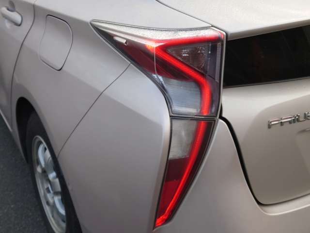 トヨタ プリウス １．８ Ａ H29年 (中国) 99