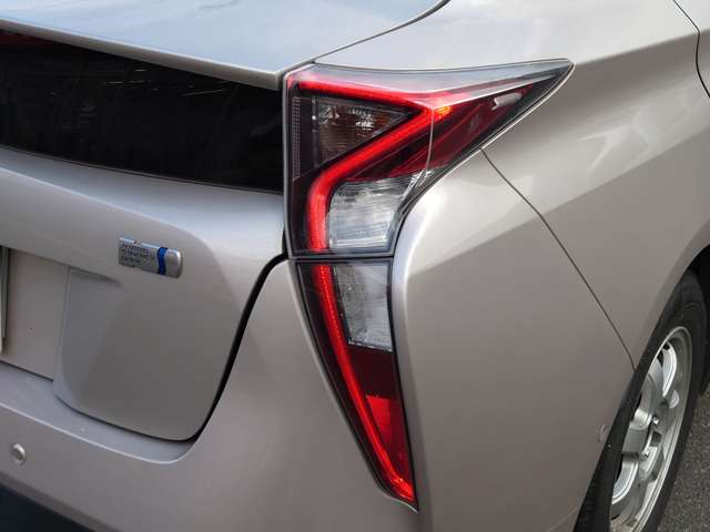 トヨタ プリウス １．８ Ａ H29年 (中国) 99