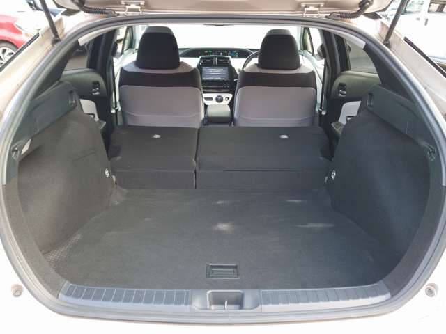 トヨタ プリウス １．８ Ａ H29年 (中国) 99